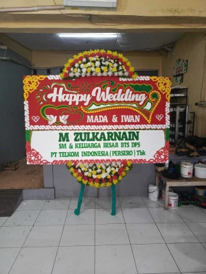 Papan Bunga di Modernland