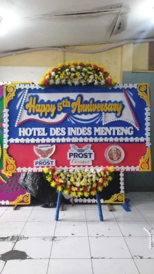 Papan Bunga di Modernland