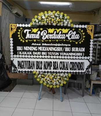 Papan Bunga di Modernland
